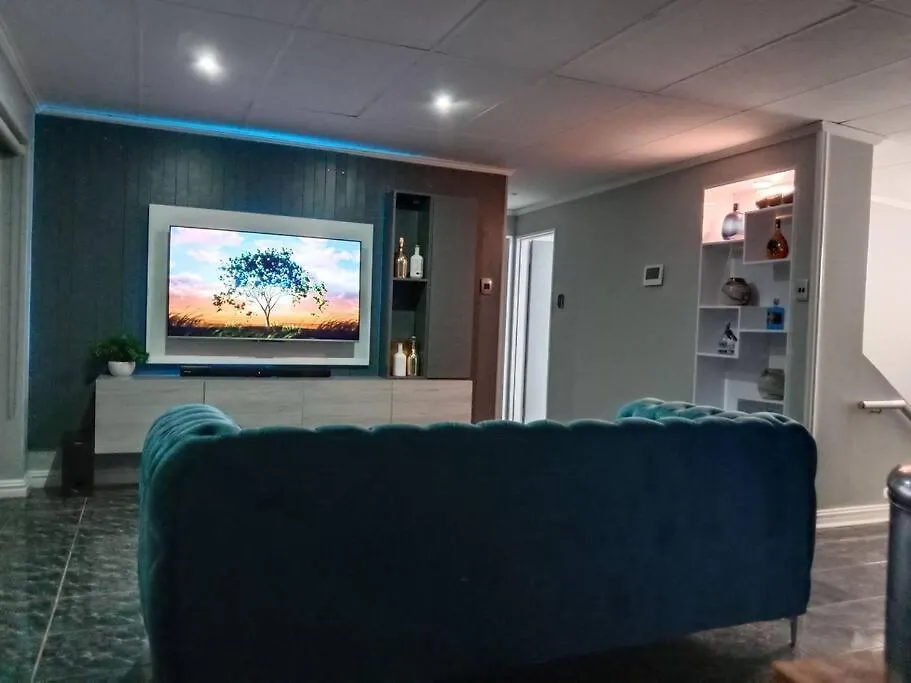R & E Good Vibes Villa Cape Town